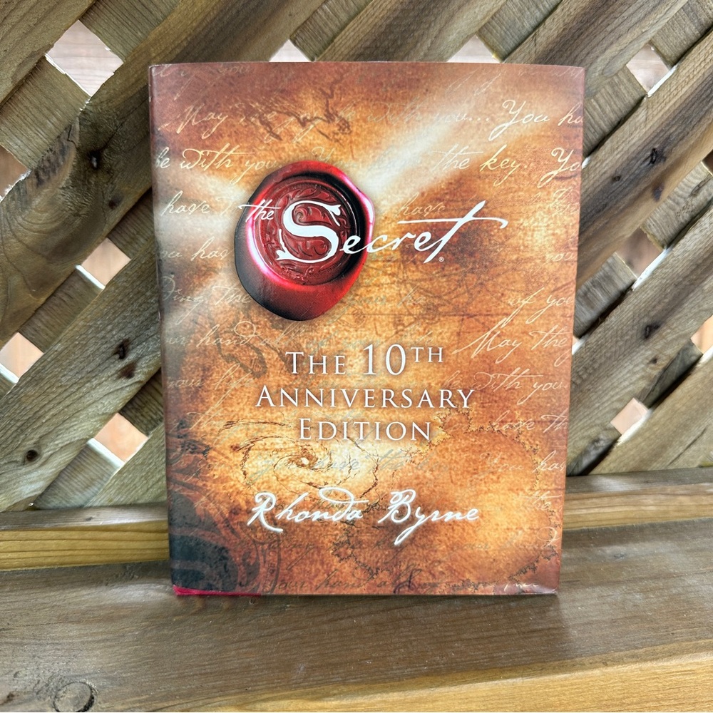 Book: The Secret by Rhonda Byrne The 10th Anniversary Edition Hardcover
